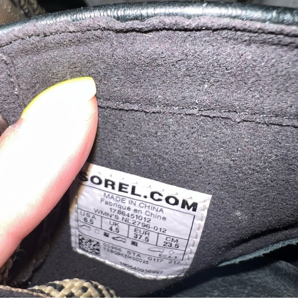 Sorel PDX Wedge Tan and Black Lace Up Boots 6.5 - Picture 6 of 6